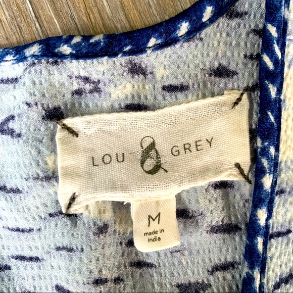 Lou & Grey sleeveless blouse, cloud/sky pattern, size Medium - Picture 4 of 7